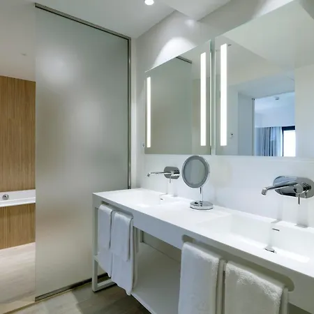 The Signature Level At Grand Palladium Sicilia & 5* Кампофеличе-ди-Роччелла