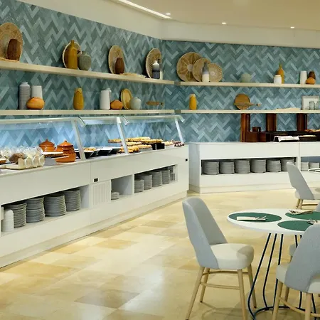 Отель The Signature Level At Grand Palladium Sicilia & Кампофеличе-ди-Роччелла