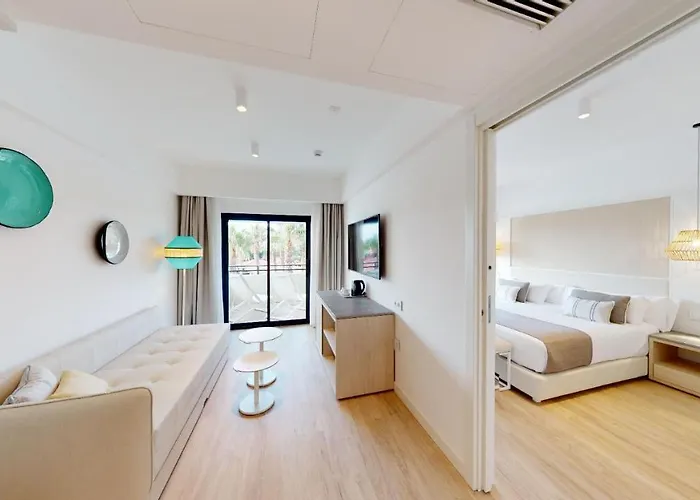 The Signature Level At Grand Palladium Sicilia & Campofelice Di Roccella
